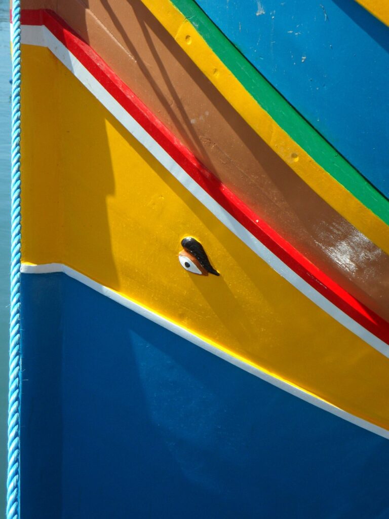 painting a narrowboat