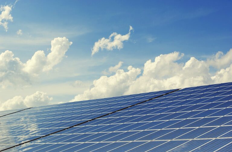 Solar Power on a Narrowboat: A Sustainable Solution for Canal Cruising