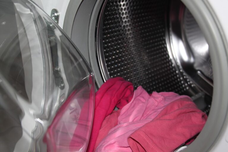 Can You Have a Washing Machine on a Narrow Boat? Exploring the Best Possibilities